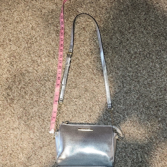Steve Madden Silver Crossbody Bag - Picture 3 of 5